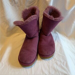 UGG Short Shearling Winter Boots in Plum